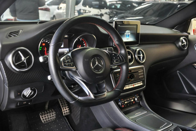 M-BENZ賓士 A180  第4張相片