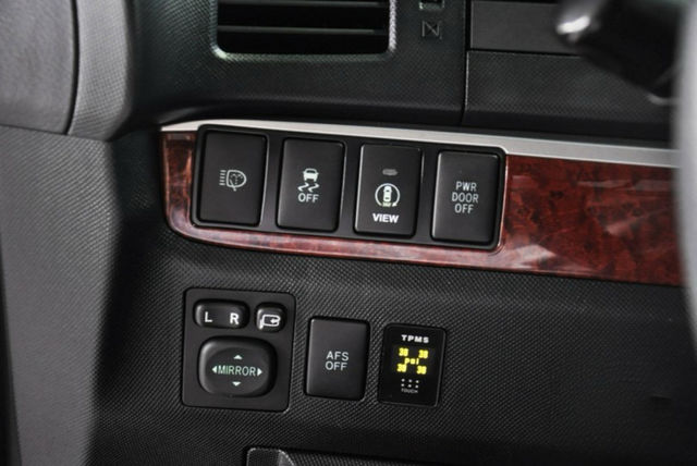 TOYOTA豐田 PREVIA  第6張相片