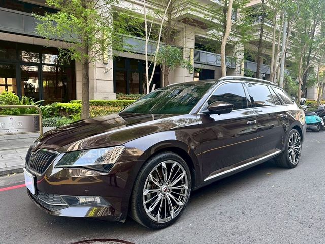 SKODA司科達 SUPERB COMBI  第2張相片