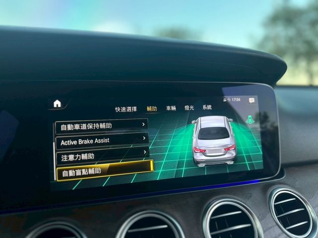 M-BENZ賓士 E300  第5張相片