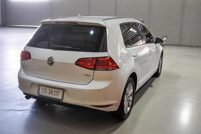 VOLKSWAGEN福斯 GOLF  第2張相片