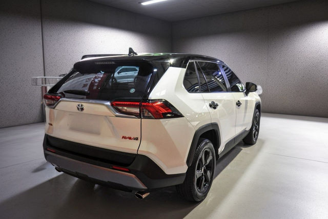 TOYOTA豐田 RAV4  第2張相片