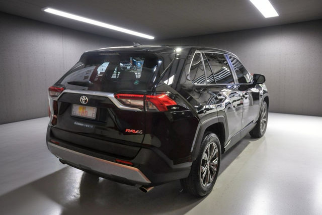TOYOTA豐田 RAV4  第3張相片