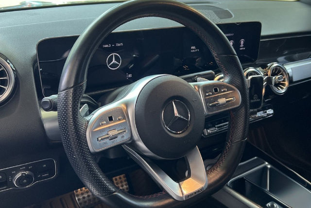 M-BENZ賓士 GLB200  第5張相片
