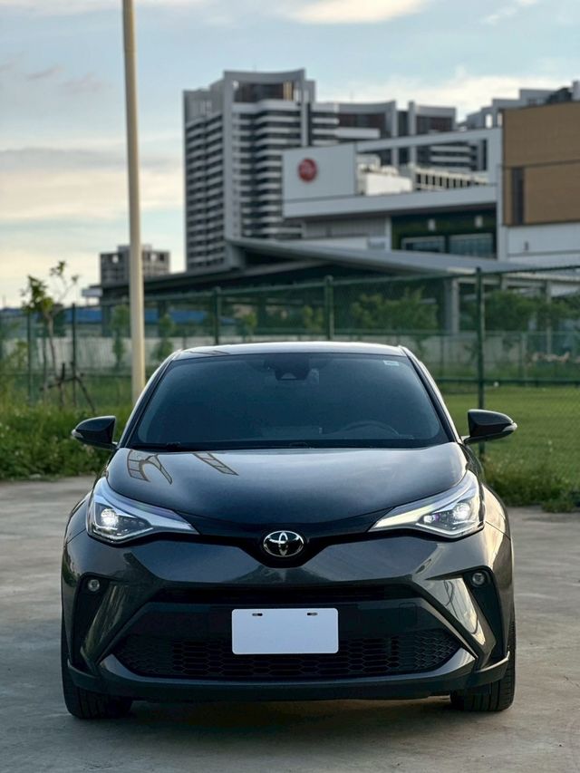 TOYOTA豐田 C-HR  第2張相片