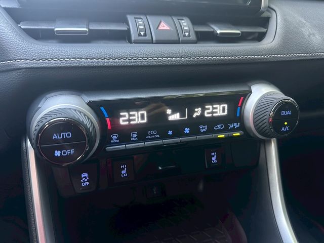 TOYOTA豐田 RAV4  第6張相片