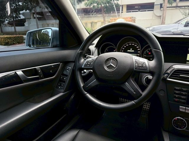 M-BENZ賓士 C220  第5張相片