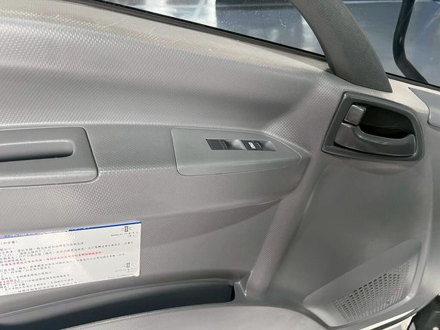 ISUZU五十鈴 ELF  第4張相片