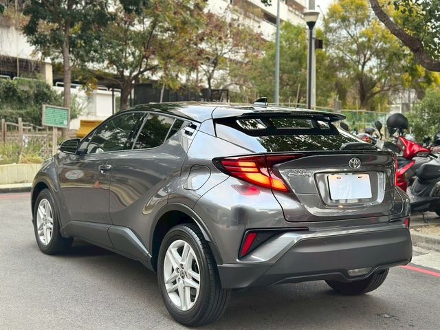 TOYOTA豐田 C-HR  第3張相片