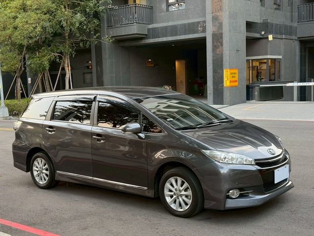 TOYOTA豐田 WISH  第2張相片