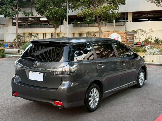 TOYOTA豐田 WISH  第3張相片