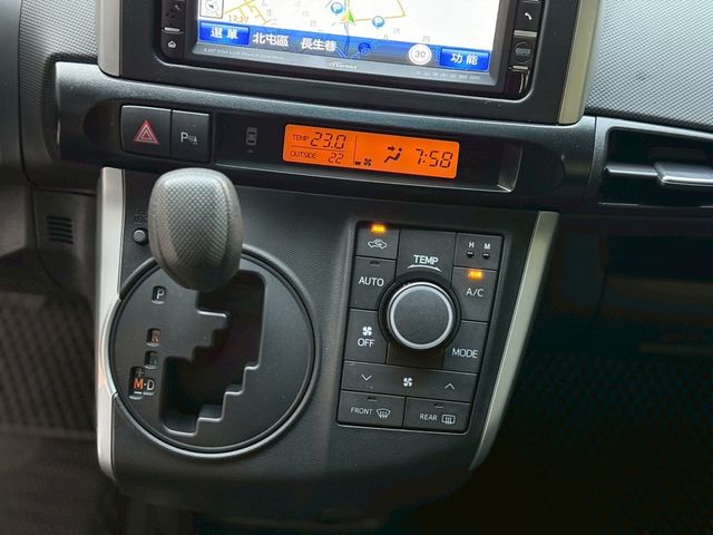 TOYOTA豐田 WISH  第9張相片