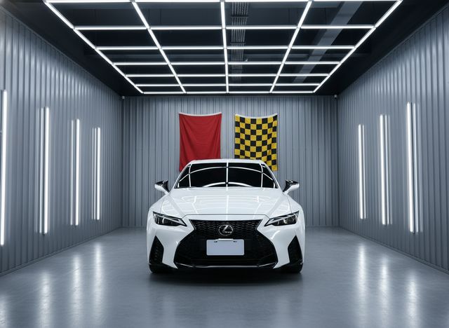LEXUS凌志 IS 300H  第1張相片
