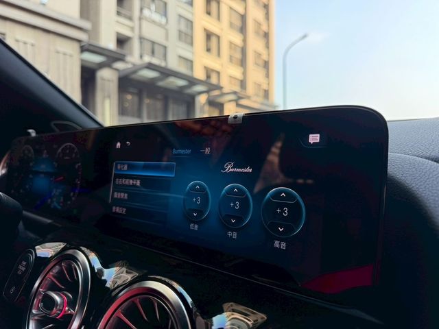 M-BENZ賓士 GLA200  第7張相片