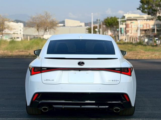 LEXUS凌志 IS 300H  第2張相片