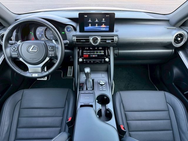 LEXUS凌志 IS 300H  第4張相片