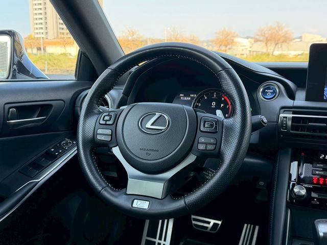 LEXUS凌志 IS 300H  第5張相片