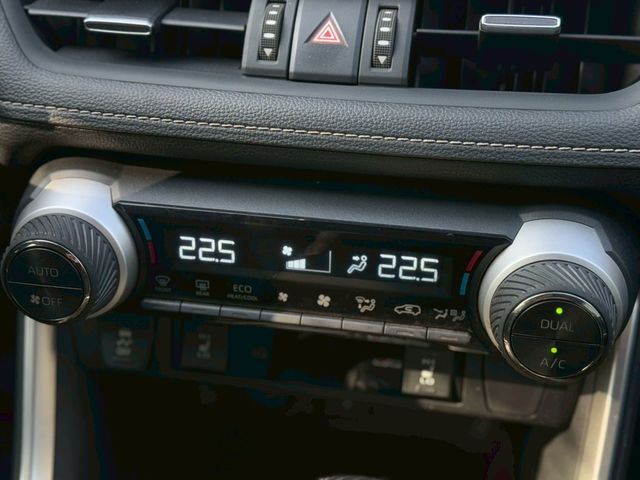 TOYOTA豐田 RAV4  第6張相片