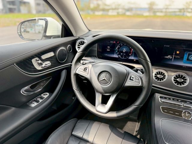 M-BENZ賓士 E300  第4張相片