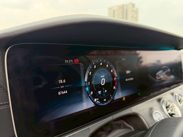 M-BENZ賓士 E300  第5張相片