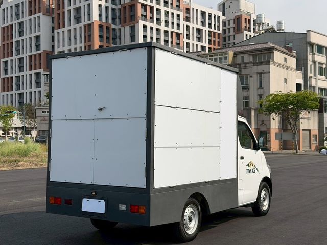 TOYOTA豐田 TOWN ACE  第2張相片