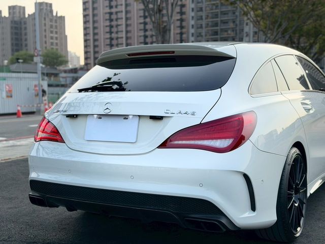 M-BENZ賓士 CLA45 AMG SHOOTING BRAKE  第3張相片