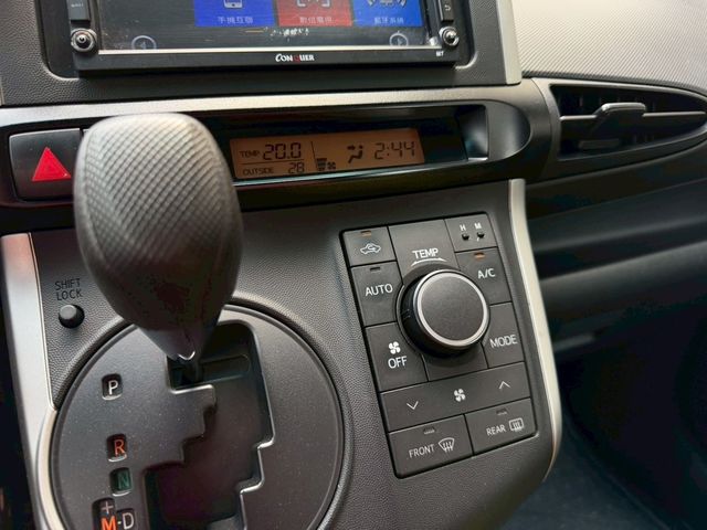 TOYOTA豐田 WISH  第7張相片