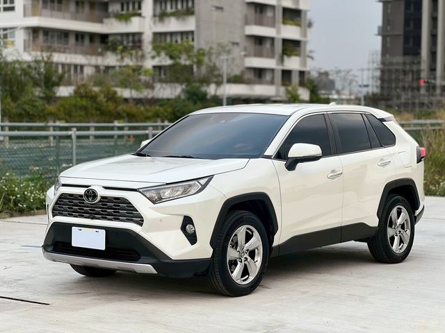 TOYOTA豐田 RAV4  第1張相片