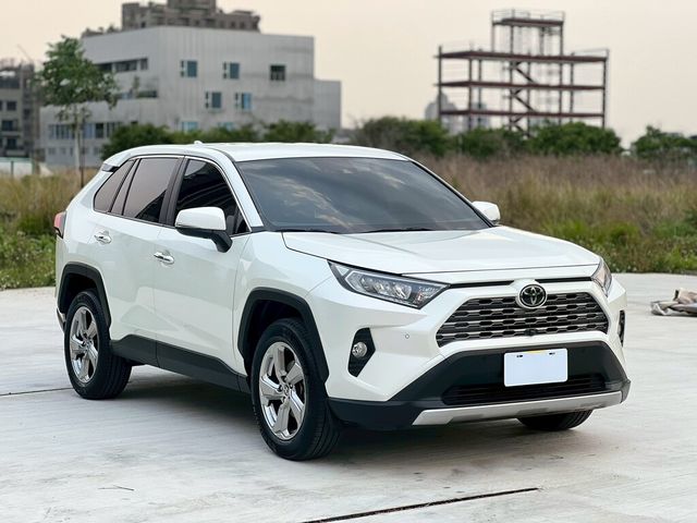 TOYOTA豐田 RAV4  第2張相片