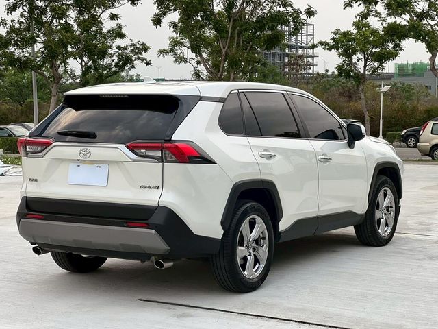 TOYOTA豐田 RAV4  第4張相片