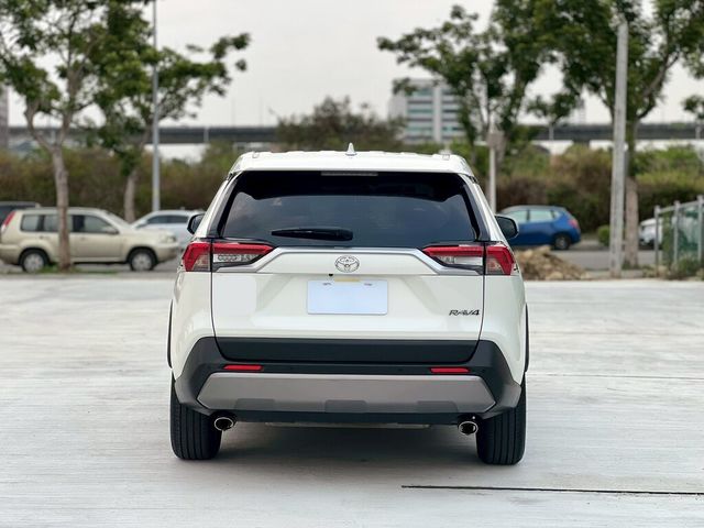 TOYOTA豐田 RAV4  第7張相片