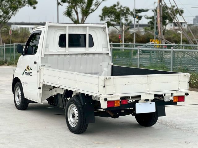 TOYOTA豐田 TOWN ACE  第6張相片