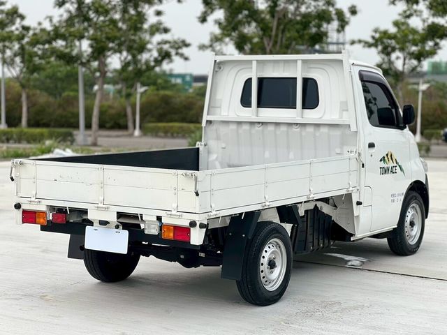 TOYOTA豐田 TOWN ACE  第7張相片