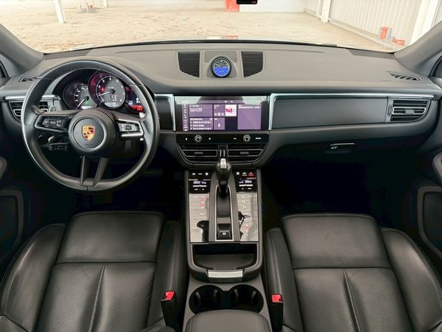 PORSCHE保時捷 MACAN  第8張相片