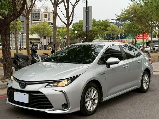 TOYOTA豐田 COROLLA ALTIS HYBRID  第1張相片