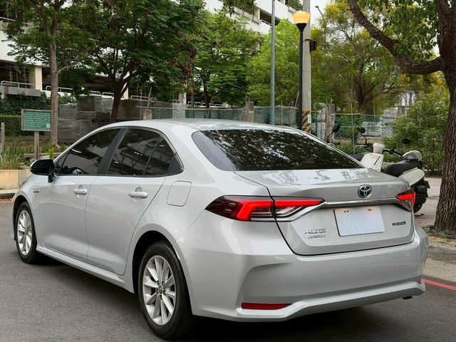 TOYOTA豐田 COROLLA ALTIS HYBRID  第5張相片