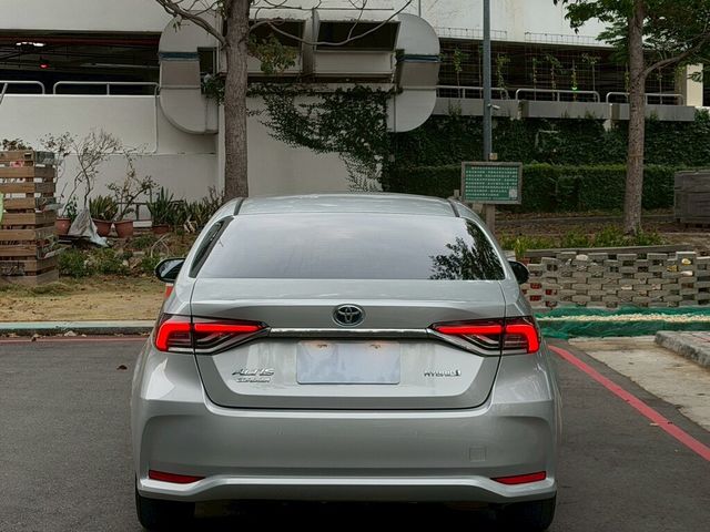 TOYOTA豐田 COROLLA ALTIS HYBRID  第9張相片