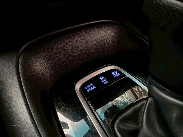 TOYOTA豐田 COROLLA ALTIS HYBRID  第12張相片