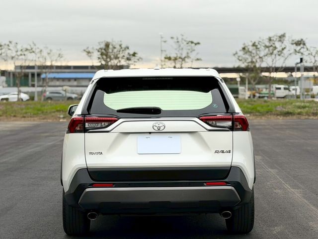 TOYOTA豐田 RAV4  第7張相片