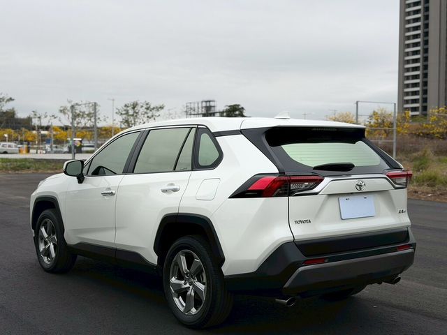 TOYOTA豐田 RAV4  第8張相片