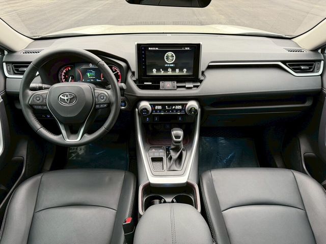 TOYOTA豐田 RAV4  第10張相片