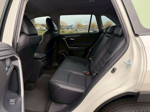 TOYOTA豐田 RAV4  第11張相片