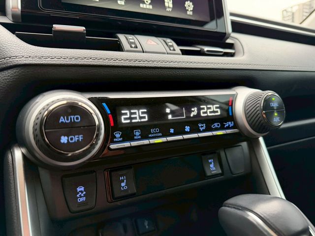 TOYOTA豐田 RAV4  第13張相片