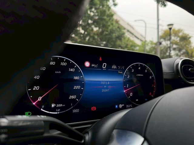 M-BENZ賓士 C300  第15張相片