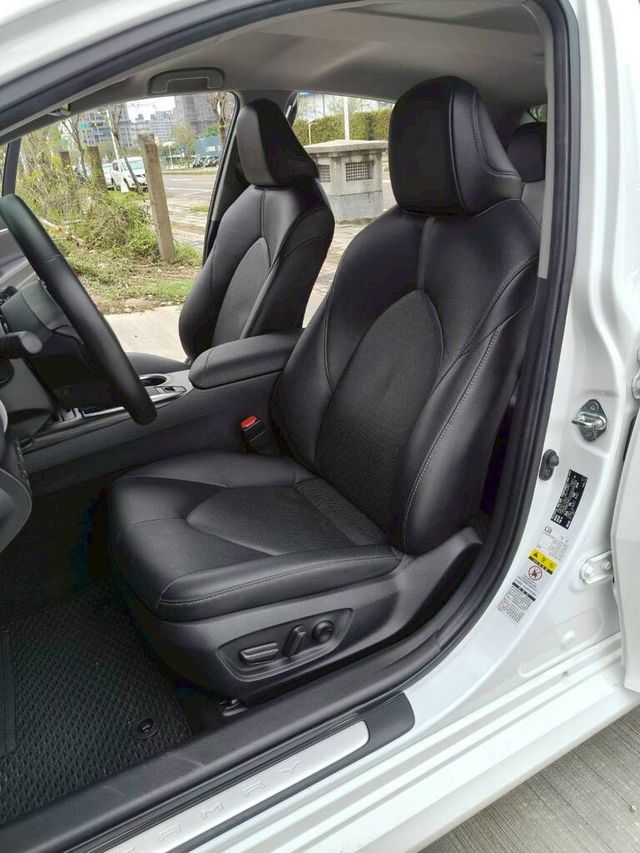 TOYOTA豐田 CAMRY  第5張相片