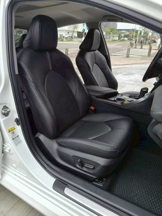 TOYOTA豐田 CAMRY  第6張相片