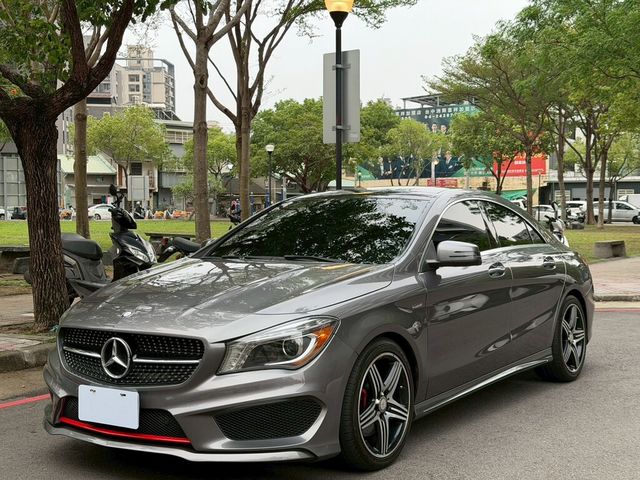 M-BENZ賓士 CLA250  第2張相片