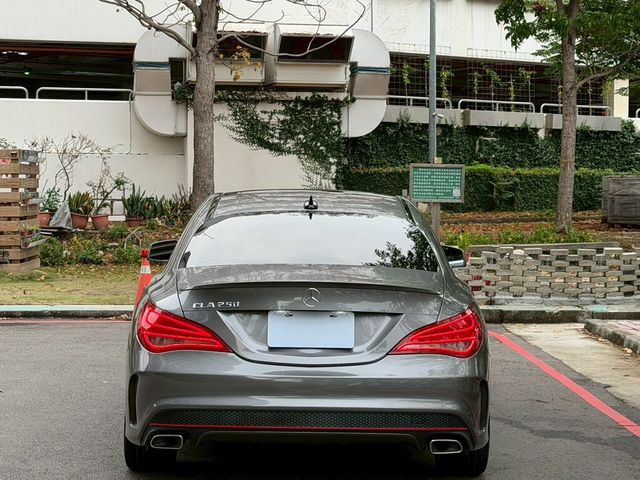 M-BENZ賓士 CLA250  第3張相片