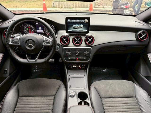 M-BENZ賓士 CLA250  第7張相片