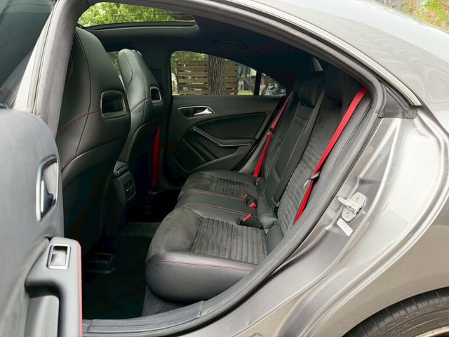 M-BENZ賓士 CLA250  第9張相片